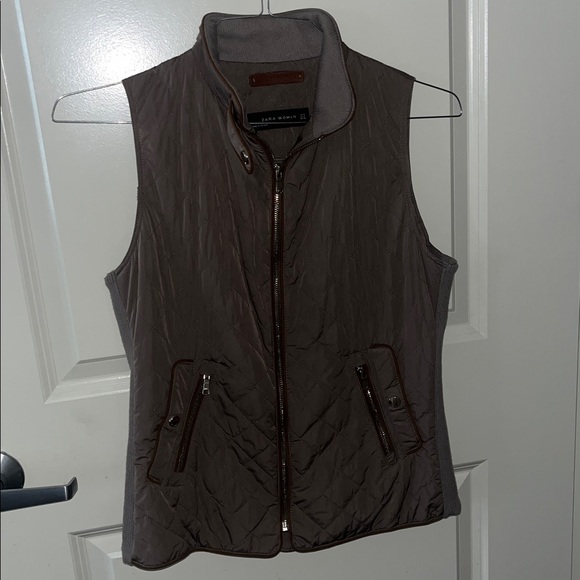 Zara Taupe Quilted Vest with Tan Trim women’s medium - Picture 1 of 5